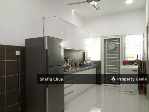 Fully Renovated & Extended 2 Storey Terrace Cherry Hillpark Puncak Alam