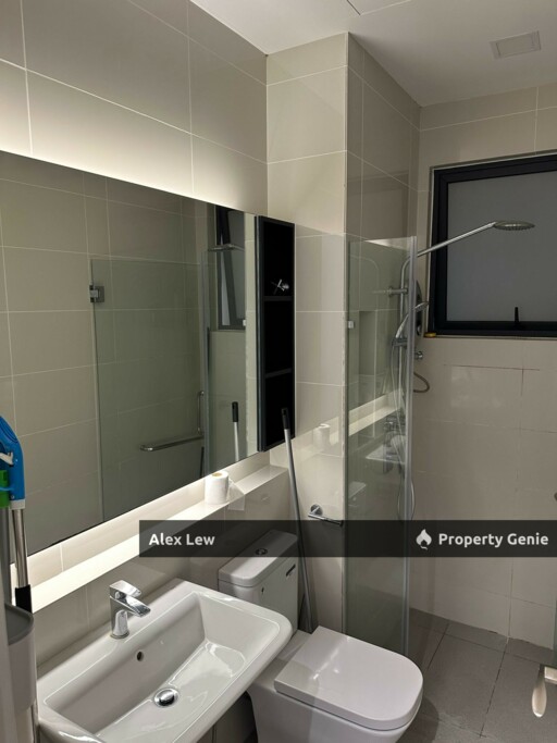Waltz Residence OUG, FREEHOLD Fully Renovated Move-In Unit with 2 Carparks