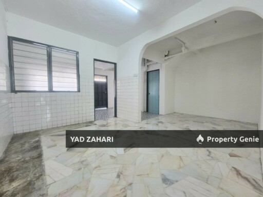 Seksyen 10, Shah Alam | 2-Storey Terrace 4 Bedrooms | RM649K - Refurbished, Facing Open & Renovated