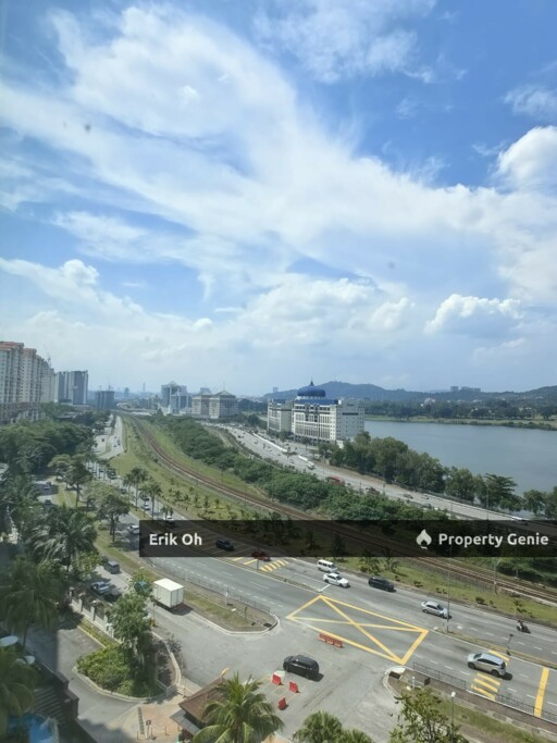 East Lake Residence Seri Kembangan for Sale Comfort Living by the Lake, Next to MRT & UPM