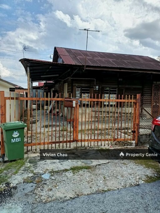 Residential Land Corner Lot Unit for SALE @Menglembu