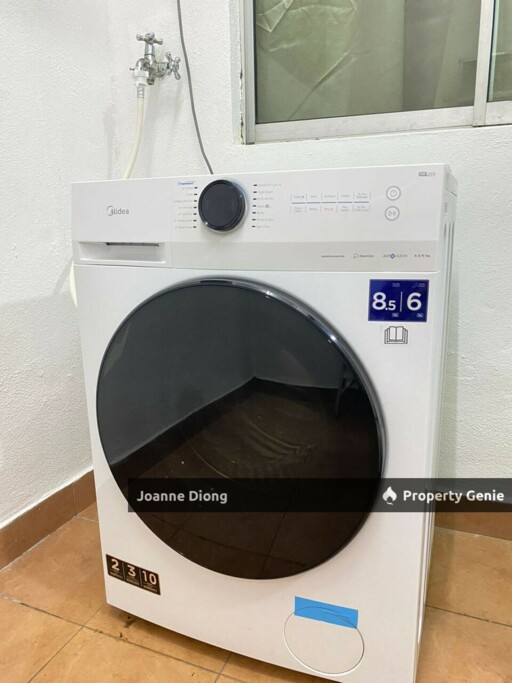 OUG PARKLANE MASTER MALE ROOM