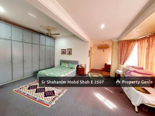 DOUBLE STOREY HOUSE AT TAMAN ALAM MEGAH SEKSYEN 27 SHAH ALAM  END LOT UNIT, RARE UNIT WITH BIG SIZE