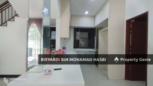 Corner Lot, Double Storey House, Jalan Jeriji (Greenlane) Bukit Jelutong, Shah Alam.