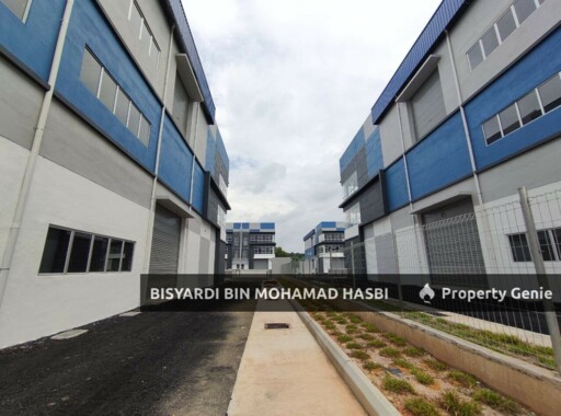 NEW 3 STOREY SEMI DETACHED , BALAKONG JAYA, BALAKONG .