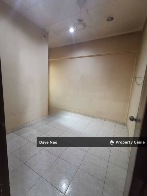 Nusa Bestari Shop Apartment • 3Beds 2 Baths • Unfurnished • Level 2