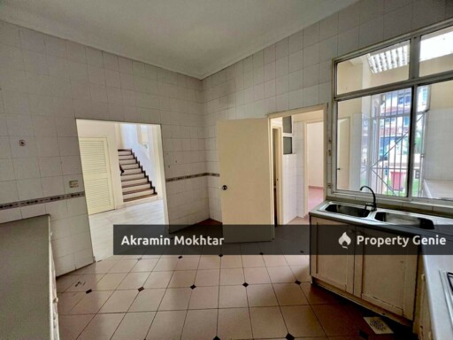 Freehold, Gated & Guarded | SEMI D 2 Storey House, Jalan Damar Bandar Sri Damansara Selangor .