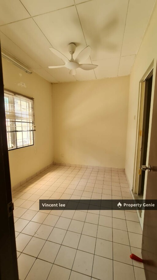 Sri Petaling, 3 Storey Semi-D with 4000sqft Land Size