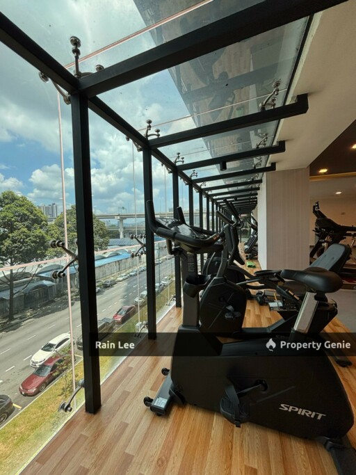 Fully Furnished Include WiFi & Parking Lot / 2Rooms Unit for Rent / Nearby MRT & LRT Station