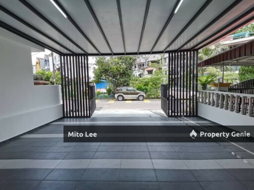 3 Storey Terrace House @ Tampoi Utama For Sale!!