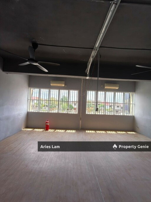 3 Storey Shoplot @ Johor Jaya / Jalan Dedap / Whole Block For Rent