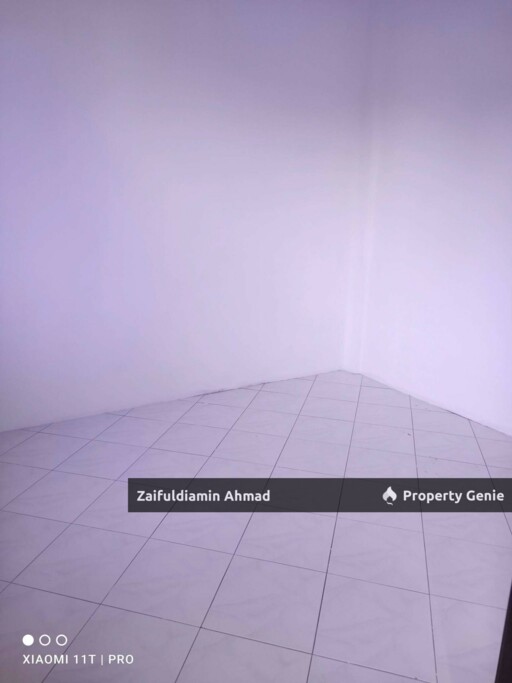 Convenient Living: Pangsapuri Putra Indah Near MRT & Amenities