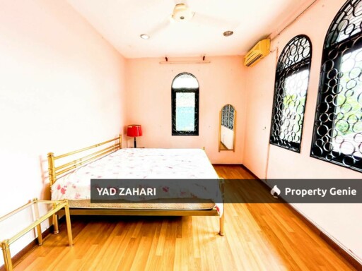 Seksyen 11, Shah Alam | Bungalow 6+1 Bedrooms | RM1.8M - Bungalow with Split Level & Huge Land