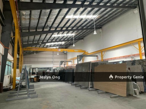 1.5 storey Semi D at Desa Cemerlang for Sale