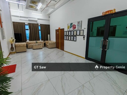 Wisma Trax