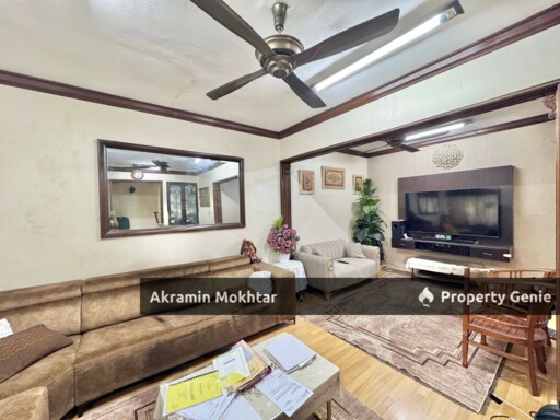 Facing Open & Partially Furnished | Double Storey Jalan Platinum Seksyen 7, Shah Alam