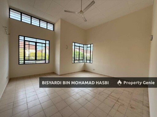 New Painted End  Lot, Double Storey House, Jalan Jeriji (Greenlane) Bukit Jelutong, Shah Alam.