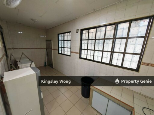 Taman Desa Aman Lahat Pengkalan 6 rooms unit Endlot Near Mall Schools