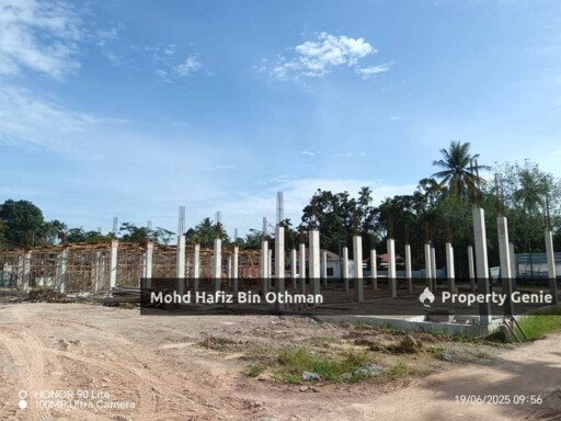 Taman Harmoni, Begia Sik