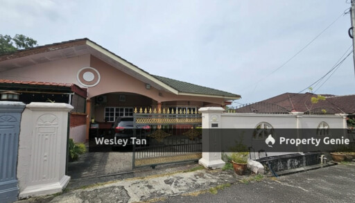 Single Storey SemiD Ayer Keroh Fully Extended 5rooms Extra Garden Area