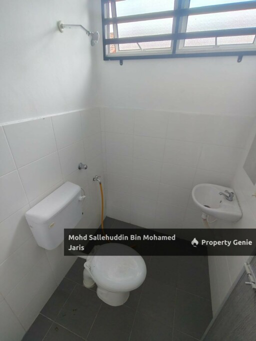 TERES SETINGKAT TAMAN SERI MAHKOTA PERMAI BATU 11  KUANTAN, PAHANG