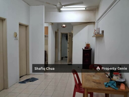 Level One Red Ruby Apartment Taman Universiti, Seri Kembangan For Sale