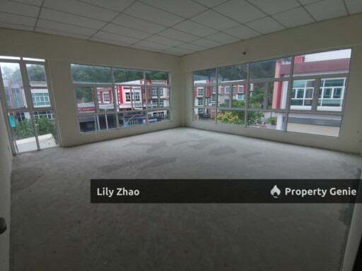 2 Storey Semi Detached Warehouse / Showroom / Office for Sale, 2,400 Sf, Golden Hill, Inanam
