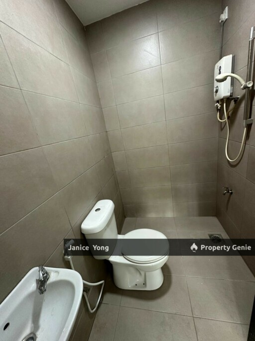 Taman Perling Jalan Camar 8