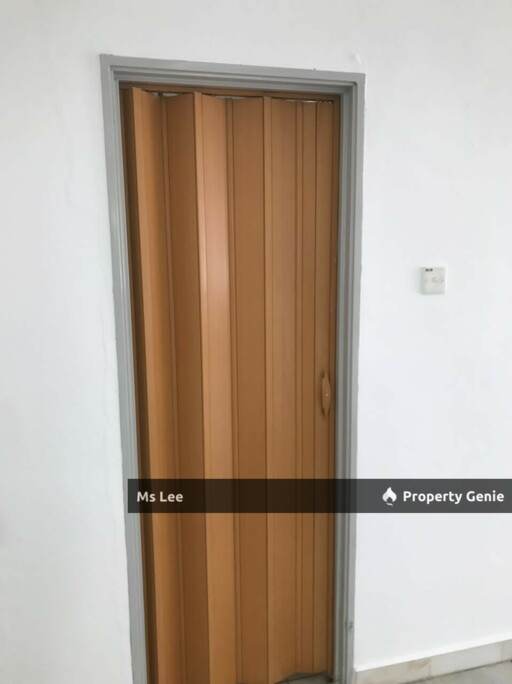 End Lot 2 Storey Town House (1St Floor unit)-Taman Sri Sentosa @ Klang-Ready 31/10