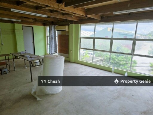 Kuala Kangsar Freehold Factory For Sale, Corner unit, with office building