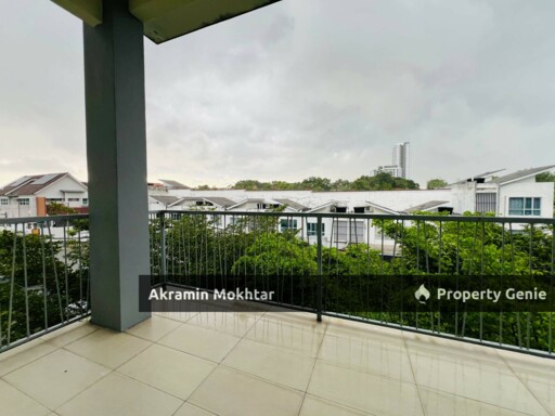IFRERHOLD, CORNER UNIT & FULLY FIRNISHED | 3 Storey Terrace Taman Universiti, Bangi