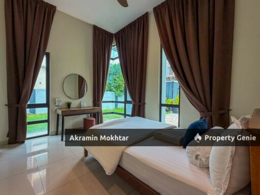 Renovated & Fully Furnished | 3 Storey Bungalow Kristal Court Seksyen 7, Shah Alam