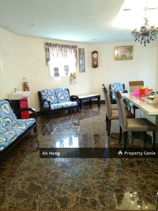 Kempas Utama / Double Storey Semi D / Serrisa Villas / Corner Lot / Renovated / Freehold