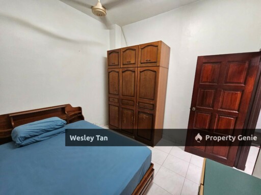 Cheng Lotus 2 Storey Terrace 5 Rooms Partly Furnish Easy Parking Access