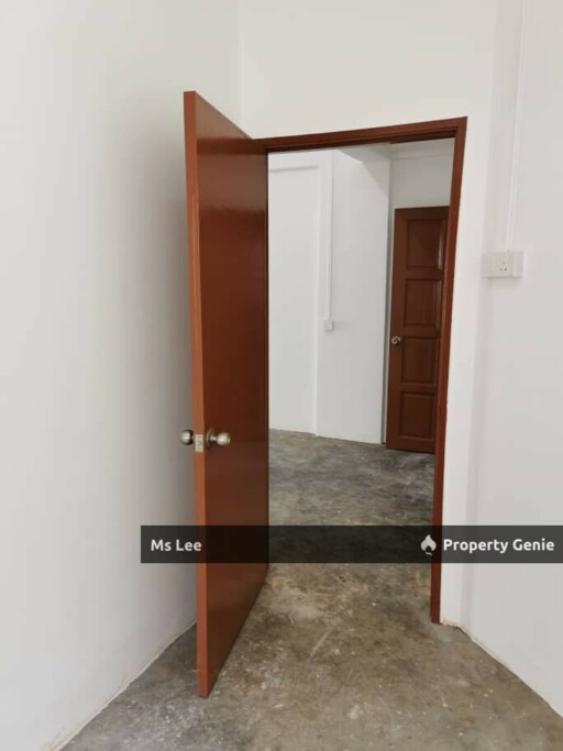 3rd Floor Shop Apartment RM 500 (KFC/NSK)-Taman Sentosa Utama @ Klang-Ready 15/7 or 31/7