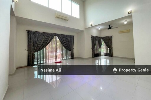 Facing Park- 3 Storey Bungalow (Villa Teratai Kayangan Heights Seksyen U9 Shah Alam )