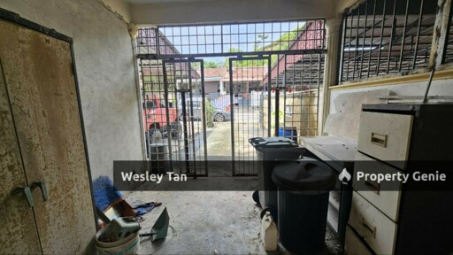 Taman Bukit Cheng 1.5 Townhouse Ground Floor Cheng Freehold Extra Length Car Porch Ori