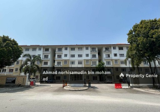 Partially Furnished Akasia Apartment at Setia Alam for RENT