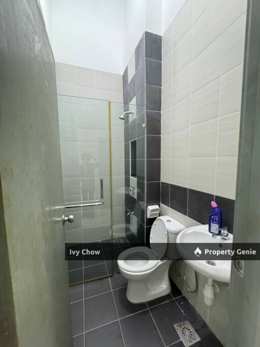 Taman Seri Austin Cluster house for rent