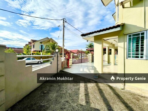 Freehold, Corner Lot & Fully Renovated | Double Storey Jalan Semarak Bandar Utama Batang Kali