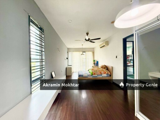 Freehold & Fully Renovated | 3 Storey Semi-D Taman Saujana Suria Kajang