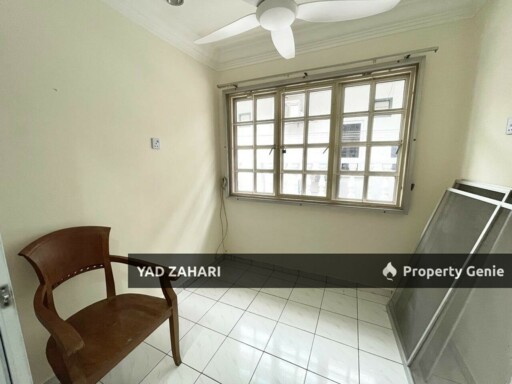 Seksyen 9, Shah Alam | 2-Storey Semi-D 5+1 Rooms | RM1.55M - Renovated, Extended Kitchen & Well Maintained