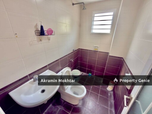 FACING OPEN, END LOT & RENOVATED | 2 Storey Terrace Vista Hill Bandar Mahkota Cheras, Cheras Selangor