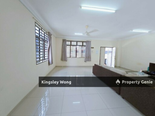 Bukit Merchu Kuala Kangsar Freehold Double Storey Inter Corner House big size land 20x82