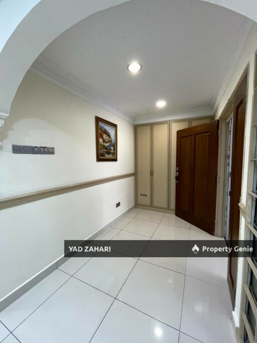 Seksyen 9, Shah Alam | 2-Storey Semi-D 5+1 Rooms | RM1.55M - Renovated, Extended Kitchen & Well Maintained