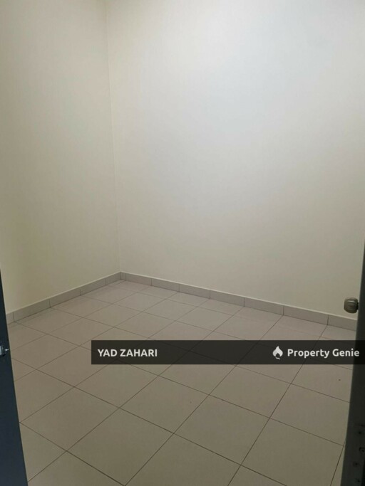 Jalan Lombong Perak, Shah Alam | Single Storey Terrace 4 Bedrooms | RM475K - Freehold and Near Mall