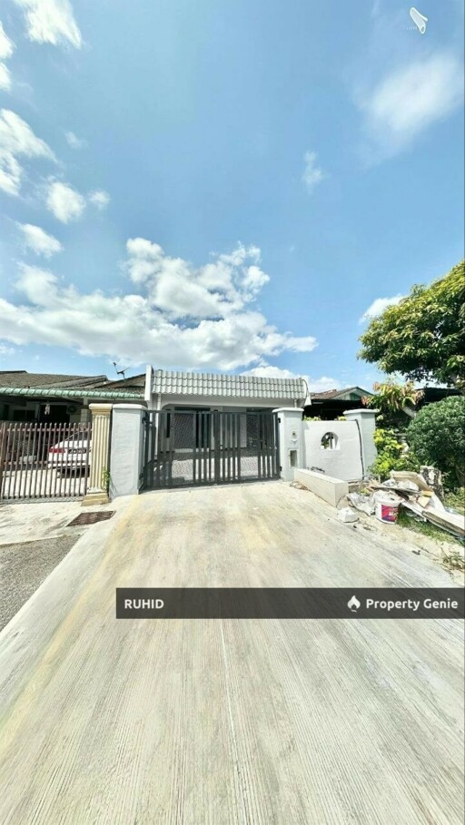 Freehold Single Storey Terrace House | 4 Bedrooms | Fully Renovated | Taman Rinting Masai