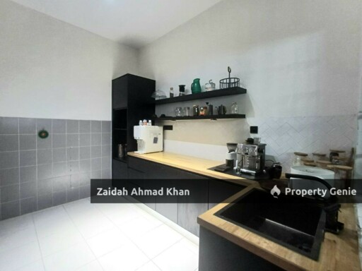 Hill Park 2 Bandar Teknologi Kajang INTERMEDIATE DOUBLE STOREY HOUSE FOR SALE RENOVATED KITCHEN AREA
