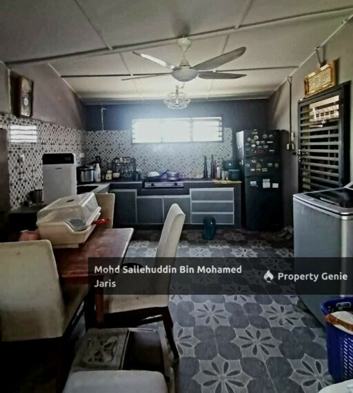 [FREEHOLD OPEN TITLE FULLY RENOVATED] TERES CORNER LOT AIR PUTIH KUANTAN