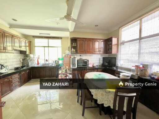 Seksyen 2, Shah Alam | Bungalow 7+1 Rooms | RM2.2M - Spacious Car Porch, with Private Pool & Nearby Masjid and UITM Shah Alam